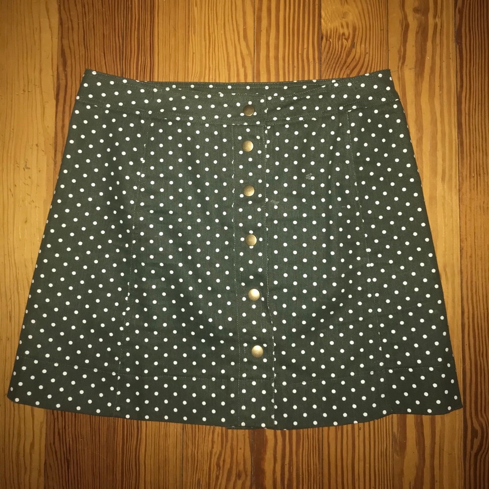 Polka dotted high waisted skirt